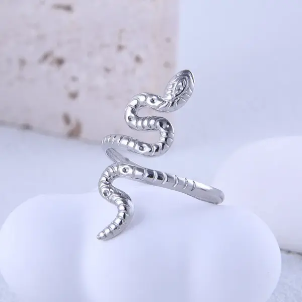 Wholesale PVD Coated Real Gold Plated Snake Titanium Steel Retro Waterproof Non Tarnish Rings