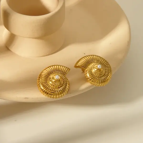 Wholesale 1 Pair Casual Vintage Style Spiral Plating Inlay 304 Stainless Steel Artificial Pearls Zircon 18K Gold Plated Ear Studs