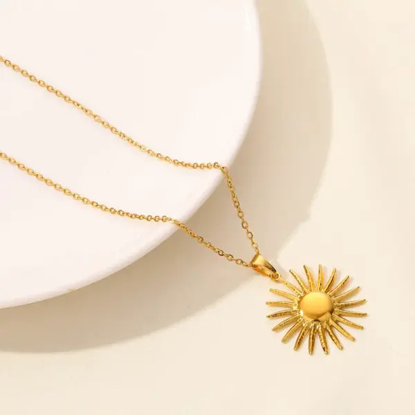 Wholesale PVD Coated Real Gold Plated Sun Star Moon 304 Stainless Steel Casual Simple Style Waterproof Non Tarnish 304 Stainless Steel Pendant Necklace