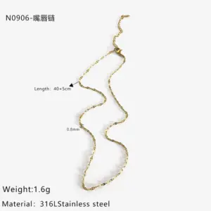 Golden Lip Chain / One Size
