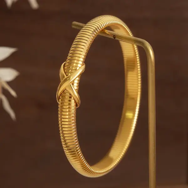 Wholesale 304 Stainless Steel Geometric PVD Coated Real Gold Plated Casual Simple Style Waterproof Non Tarnish Plating Gold Silver Bangle