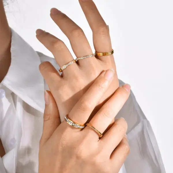 PVD Coated Real Gold Plated Circle 304 Stainless Steel Simple Style Waterproof Non Tarnish Rings