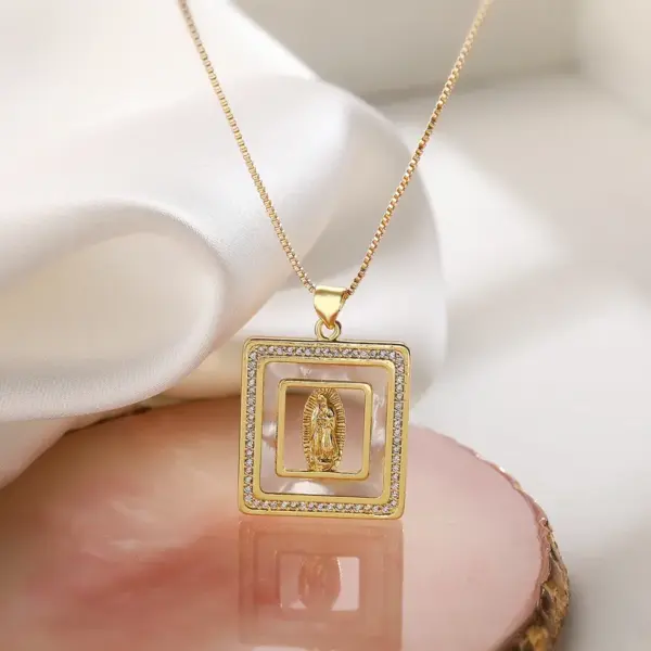 Wholesale Simple Style Commute Portrait Copper 18k Gold Plated Shell Zircon Pendant Necklace In Bulk