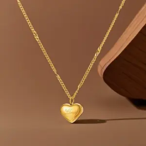 X0215-Heart-Shaped-Necklace- Gold