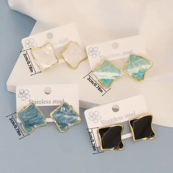 Wholesale Ion Plating (IP) 18K Gold Plated Round Square Flower 304 Stainless Steel Simple Style Waterproof Non Tarnish Ear Studs