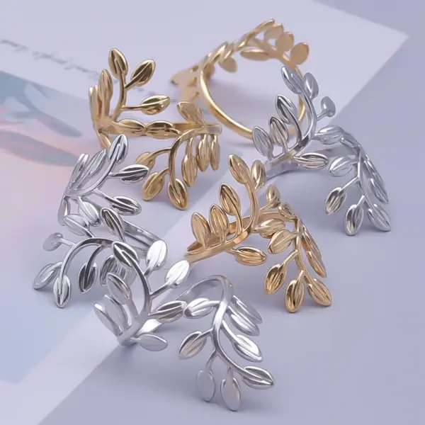 Wholesale PVD Coated Real Gold Plated 18K Gold Leaf 304 Stainless Steel Elegant Simple Style Waterproof Non Tarnish Open Rings