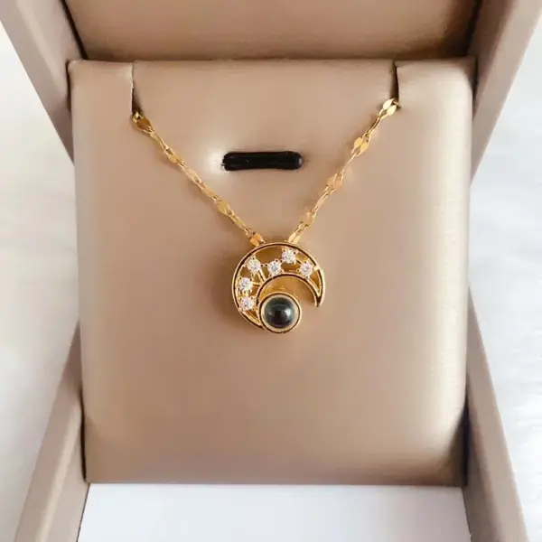 Wholesale Fashionable Love You Heart Projection Necklace Women Design Lockbone Chain Jewelry In Hundred Languages For Valentine's Day