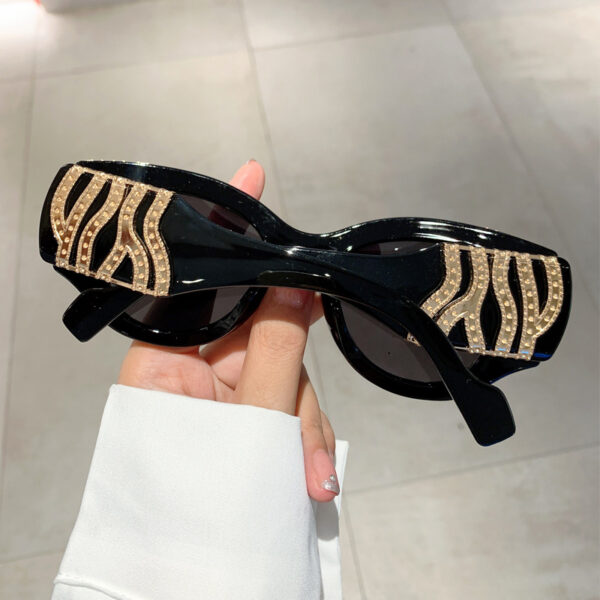 Wholesale Internet Celebrator with Heavy Metal Personalized Decoration Retro Fashion Sunglasses New Fashion European and American Outdoor Sunscreen Sunglasses