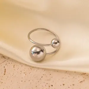 Qyf77 Ball Ring / Steel Color