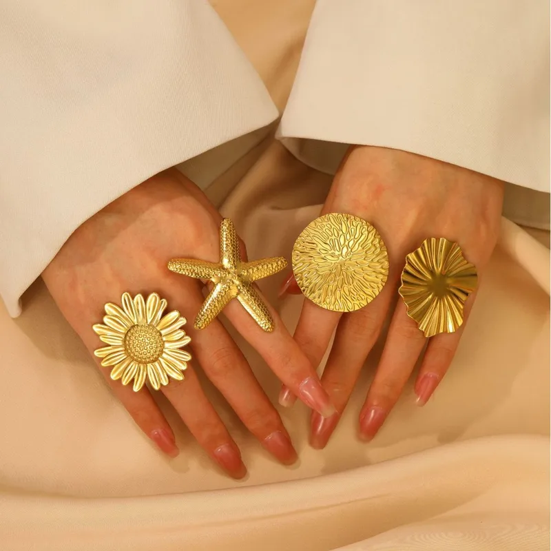 Wholesale Ion Plating (IP) Round Starfish Flower 304 Stainless Steel Vintage Style Simple Style Waterproof Non Tarnish Open Rings