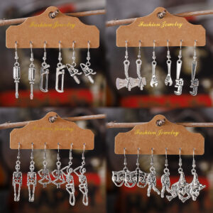 Wholesale SHEIN's best-selling Halloween series skull and ghost face earrings and creative quirky pumpkin tool and jewelry set.