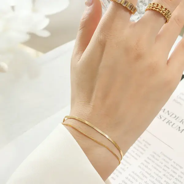 oly-b433987ecccafe4bc9d3c4f8abaca55e Wholesale PVD Coated Real Gold Plated 18K Gold Geometric 304 Stainless Steel Simple Style Waterproof Non Tarnish 304 Stainless Steel Bracelets