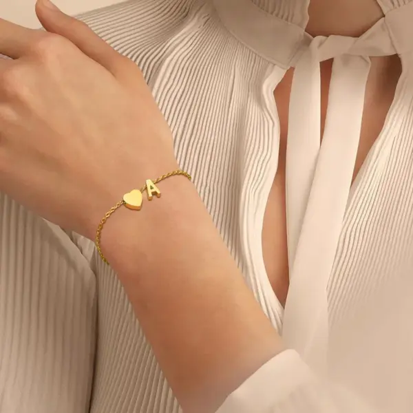 PVD Coated Real Gold Plated Letter Heart Shape 304 Stainless Steel Simple Style Waterproof Non Tarnish 304 Stainless Steel Bracelets