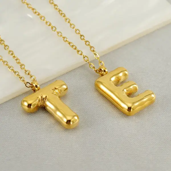 Wholesale PVD Coated 18K Gold Plated Letter 304 Stainless Steel Simple Style Waterproof Non Tarnish 304 Stainless Steel Pendant Necklace