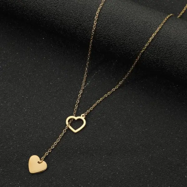 Wholesale PVD Coated 18K Gold Real Gold Plated Heart Shape 201 Stainless Steel Simple Style Waterproof Non Tarnish 201 Stainless Steel Pendant Necklace