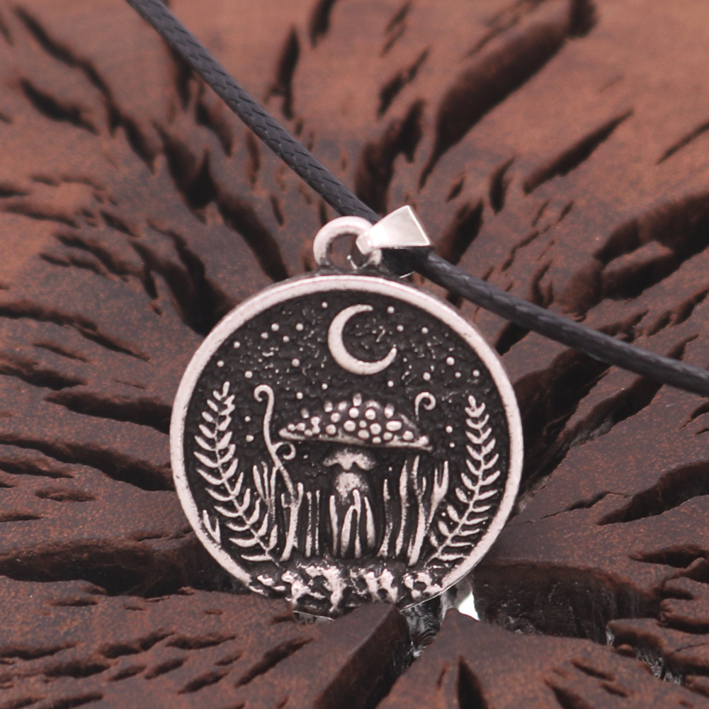 Wholesale Cross Border Hot Sale Round Charm Mushroom and Moon Zinc Alloy Necklace Ladies Personality Ancient Moon Pendant Sub