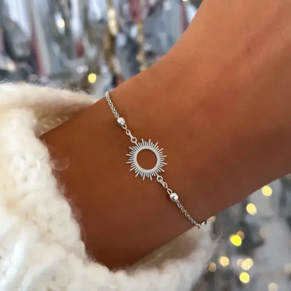 PVD Coated Real Gold Plated Sun 201 Stainless Steel 304 Stainless Steel Elegant Simple Style Classic Style Waterproof Non Tarnish 201 Stainless Steel Lobster Trier Clasp Closure Bracelets