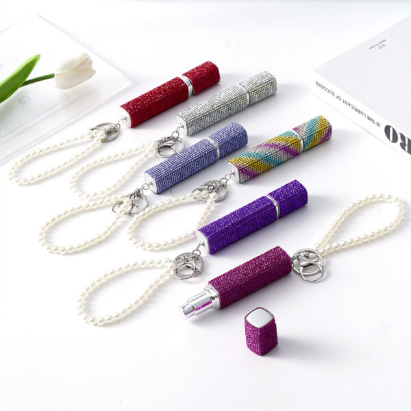 Wholesale Amazon Diamond Creative Hot Selling Girls 10ml Perfume Bottling Keychain Portable Belt