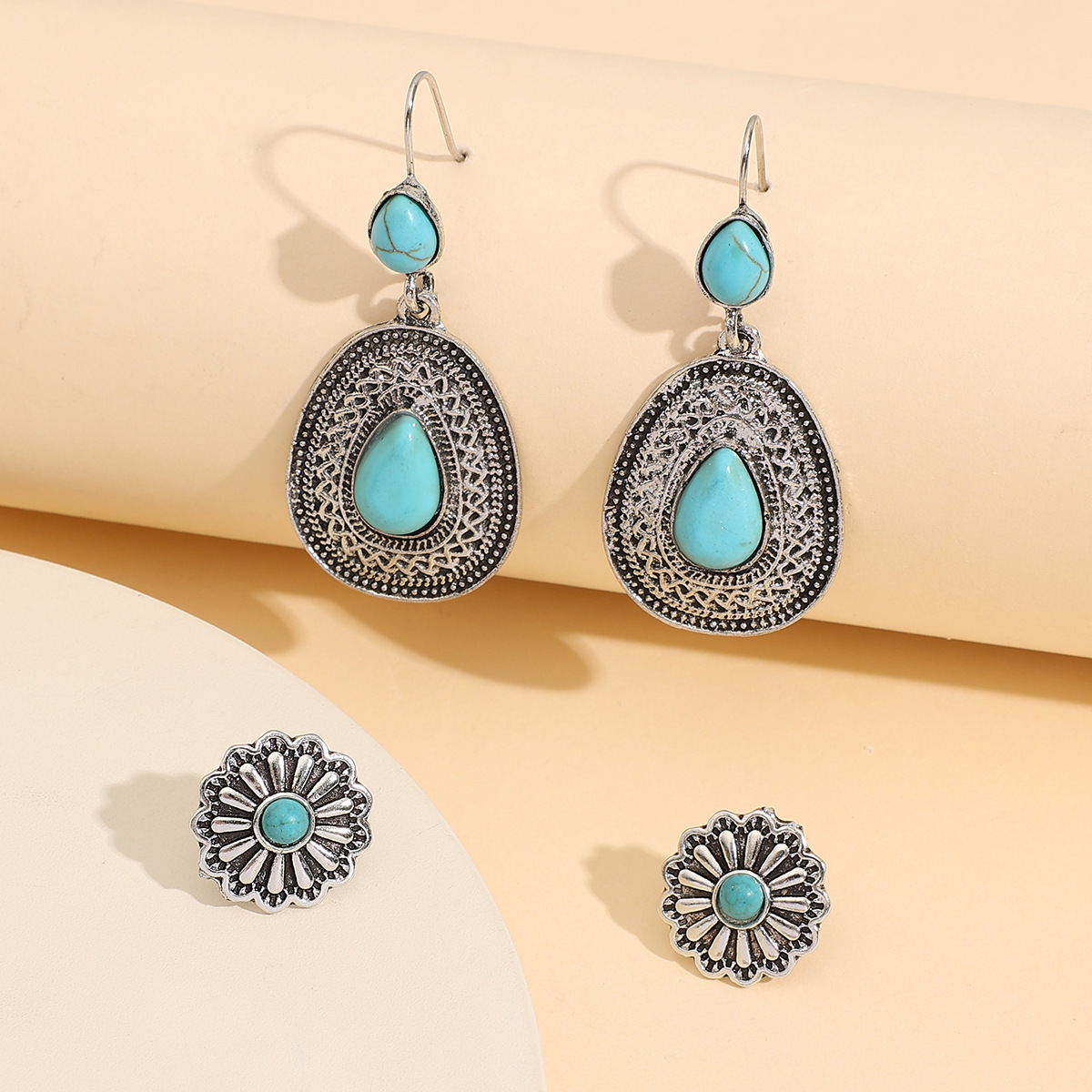 Wholesale 2 pairs of vintage tearop turquoise flower earrings