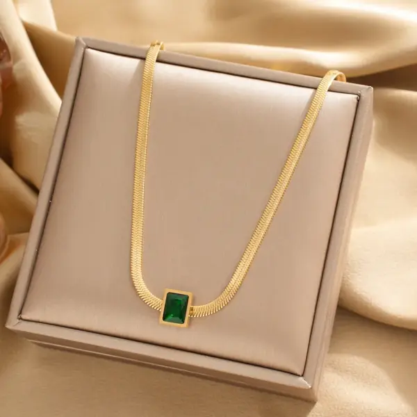 Wholesale 304 Stainless Steel 18K Gold Plated Modern Style Simple Style Round Star Heart Shape Pendant Necklace
