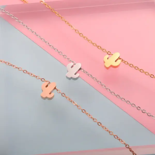 Wholesale Fashion Cactus Stainless Steel Plating Pendant Necklace