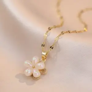 X0297 Mermaid Princess Pearl Necklace [With Pendant]