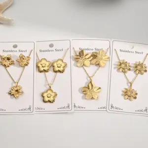 Wholesale Gold Plated Flower Earrings Necklace Set 304 Stainless Steel Water Dipped Elegant Casual Women Jewelry Set For Holiday And Daily Use