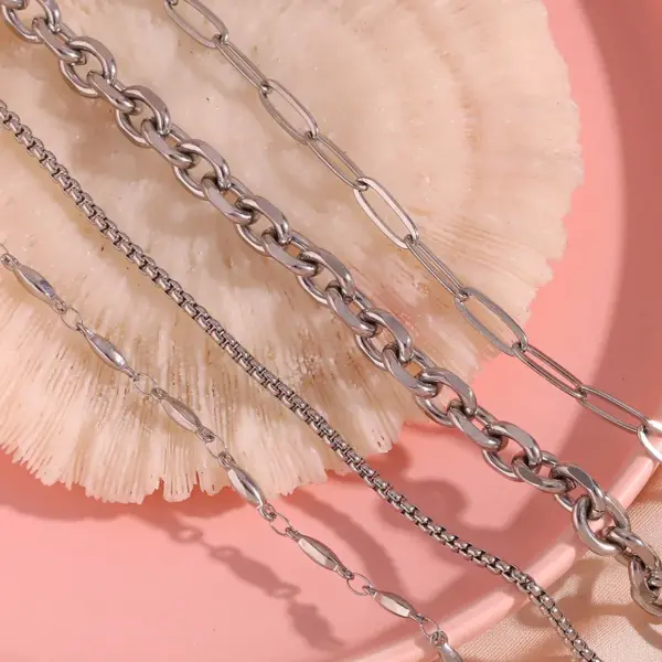 Wholesale 304 Stainless Steel Oval PVD Coated 18K Real Gold Plated Simple Style Classic Style Waterproof Non Tarnish Silver Anklet