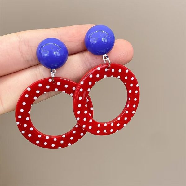 Wholesale Europe and the United States cross-border personality retro Hong Kong style playful girl red exaggerated wave point large ring earrings ear clip