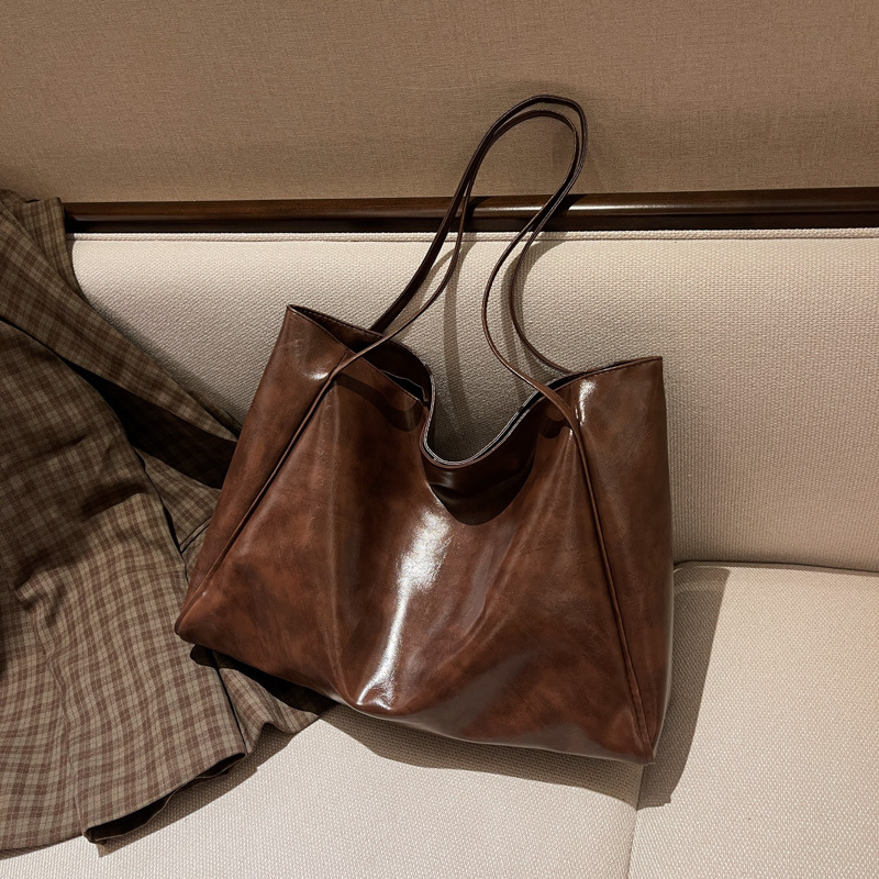 Wholesale Tote Bag Women's Bag 2024 New Autumn and Winter Japanese/Korean Large Capacity Soft Leather Shoulder Bag Retro Casual rtable Bucket Bag