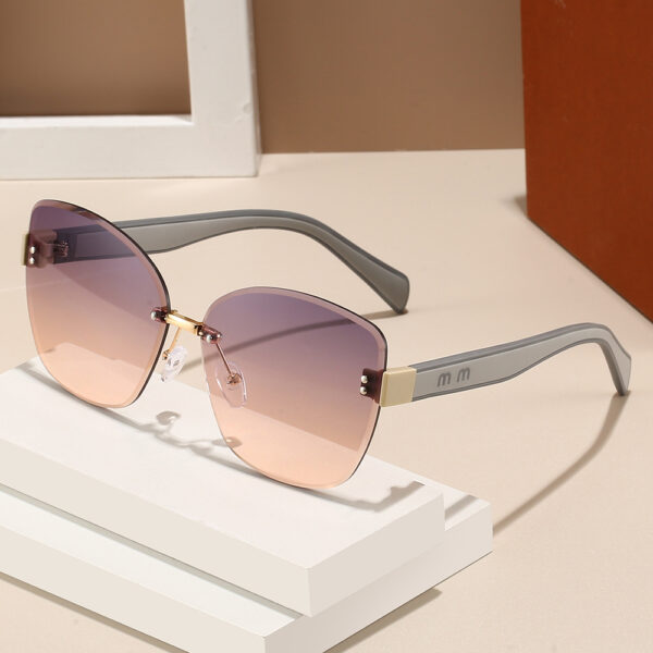 oly-b57f4920da03342d49c20ff9b701b565 Wholesale New Frameless Sunglasses for Men and Women, Personalized Douyin Live Broadcast, Fashionable Anti-Uv Sunglasses, Internet Celebrity Street Photography Decorative Mirrors