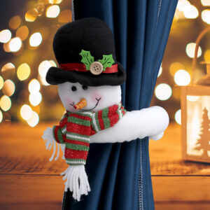 Snowman with one-word curtain button