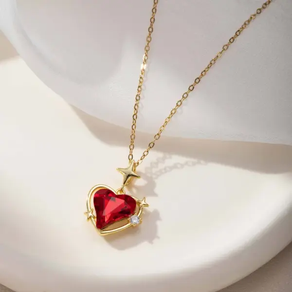 Non-Fading Titanium Steel Necklace Heart Rose Design Versatile High-End Women's Choker Necklace Crystal Pendants New Style