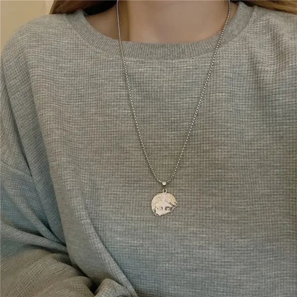 Wholesale Water Plating Gold Plated Silver Letter Moon Butterfly Alloy Romantic Simple Style 201 Stainless Steel Necklace