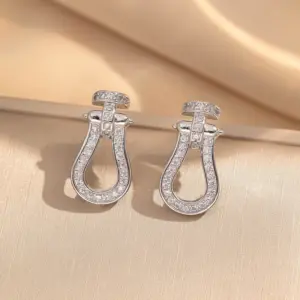 253u-Shaped Buckle Earrings / Steel Color