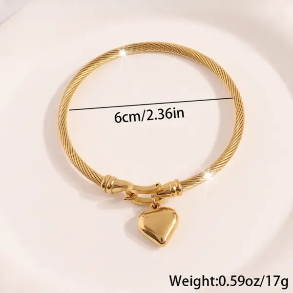 Wholesale Ion Plating (IP) Real Gold Plated Heart Shape 304 Stainless Steel Simple Style Waterproof Non Tarnish 304 Stainless Steel Bangle