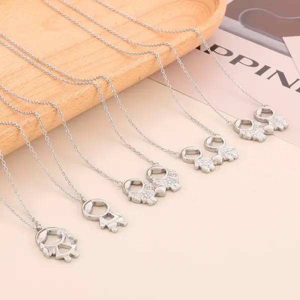 Wholesale 304 Stainless Steel Cartoon Character PVD Coated Artificial Diamond 18K Real Gold Plated Cute Waterproof Non Tarnish Plating Inlay Cable Chain Pendant Necklace