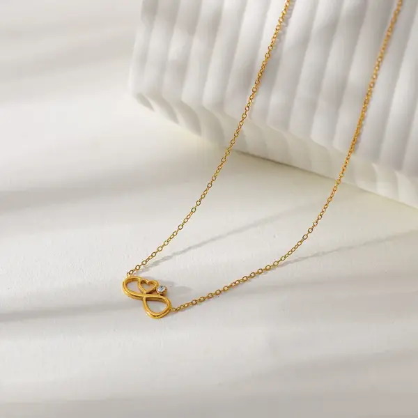Wholesale Jewelry Elegant Classic Style Heart Shape 304 Stainless Steel Pendant Necklace Cable Chain
