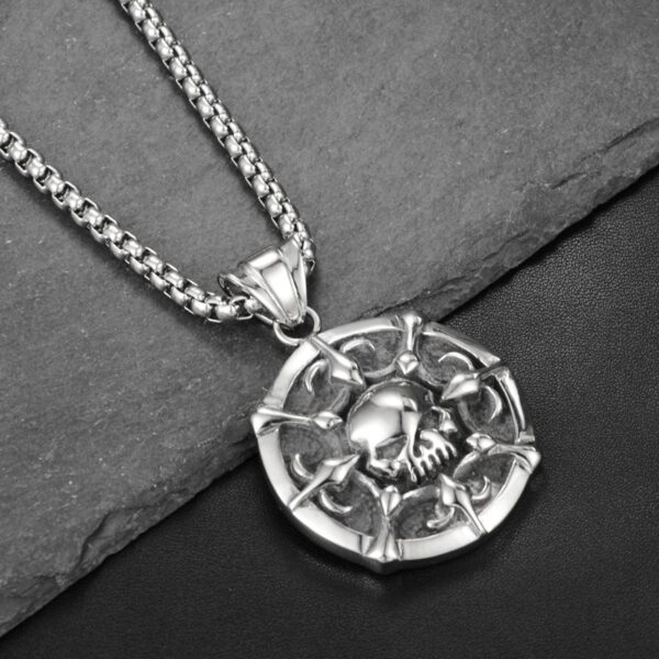 Wholesale 2019 European and American Hip Hop Nightclub Personality Trend Skull Disc Titanium Steel Necklace for Men and Women 9925G