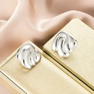 E1386-B (a Pair of Silver Ear Studs)