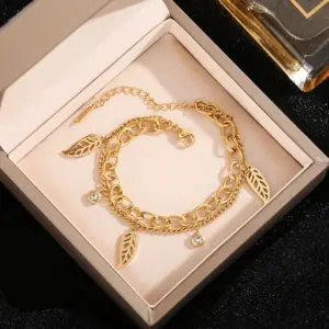 5498 Leaf Bracelet with Diamonds / Gold