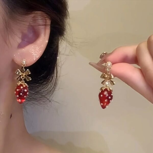 Wholesale Strawberry Candy French Retro Girly Style Imitation Pearl Cute Strawberry Earrings Women's Bow Red Berry Earrings