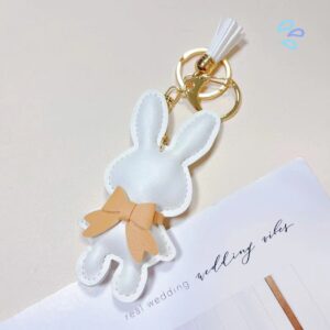 Leather bunny keychain [white]