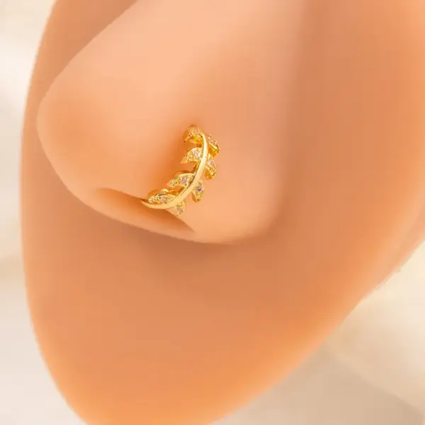 1 Piece Nose Rings & Studs Simple Style Geometric Heart Shape Alloy Plating Inlay Rhinestones Nose Rings & Studs Nose Pin