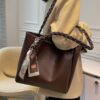 Wholesale Large Bag Women's Large Capacity Bag 2023 New High-end Sense Niche Shoulder Bag College Students' Class Commuter Tote Bag