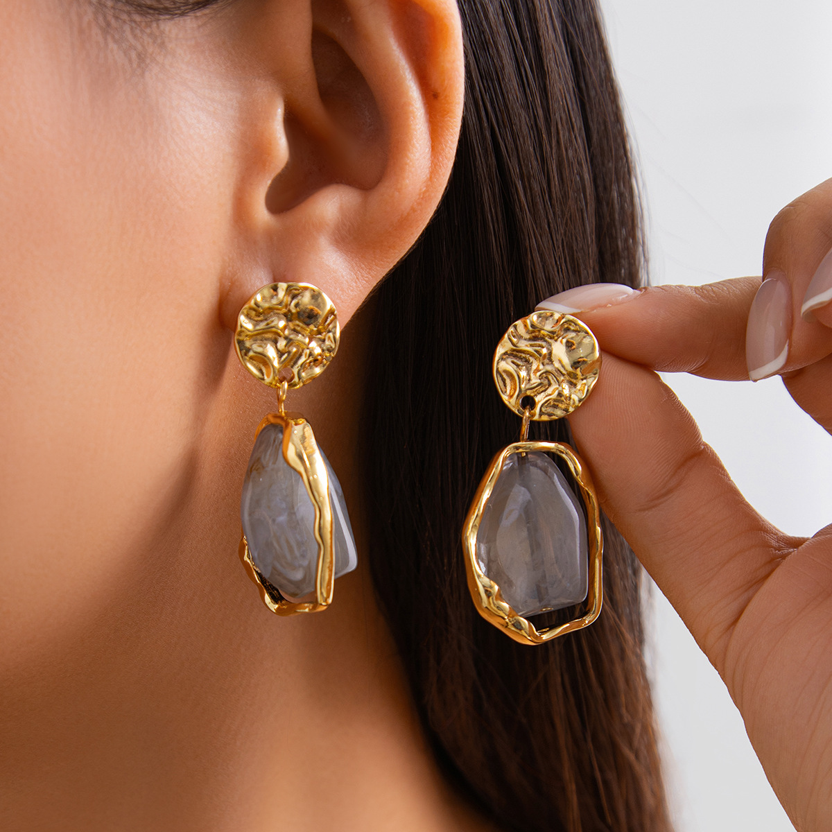 Wholesale European and American Cross-Border Jewelry French Fashion Metallic Earrings Aessible Luxury Style Pearl Square Pleated Earrings