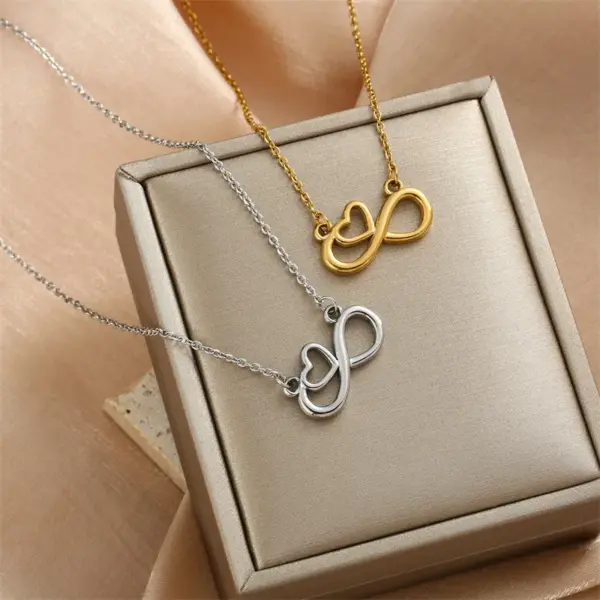 Wholesale Titanium Steel Necklace Non-Fading Women High-End Feelings 18K Gold Heart Four Leaf Clover Stainless Steel Pendant Clavicle Chain