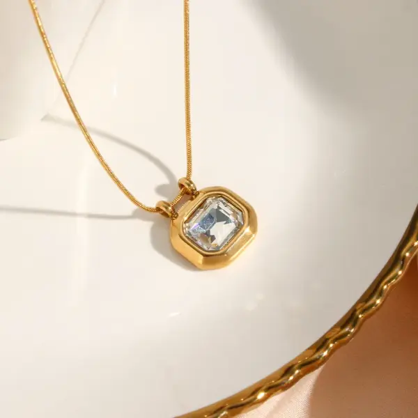 Wholesale PVD Coated Real Gold Plated 18K Gold Square 304 Stainless Steel Vintage Style Waterproof Non Tarnish 304 Stainless Steel Pendant Necklace