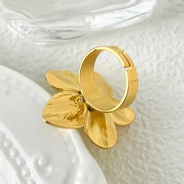 Wholesale PVD Coated Real Gold Plated 14K Gold Flower 304 Stainless Steel Vintage Style Waterproof Non Tarnish Open Ring