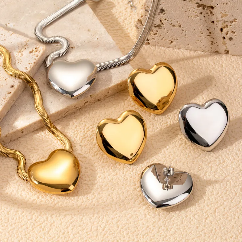 Wholesale PVD Coated Heart Shape 304 Stainless Steel French Style Simple Style Waterproof Non Tarnish Jewelry Set